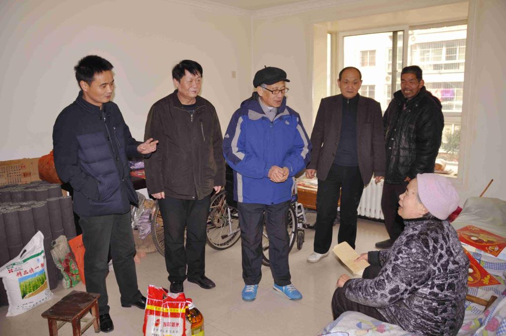 示范区慈协会长万为瑞慰问残疾人