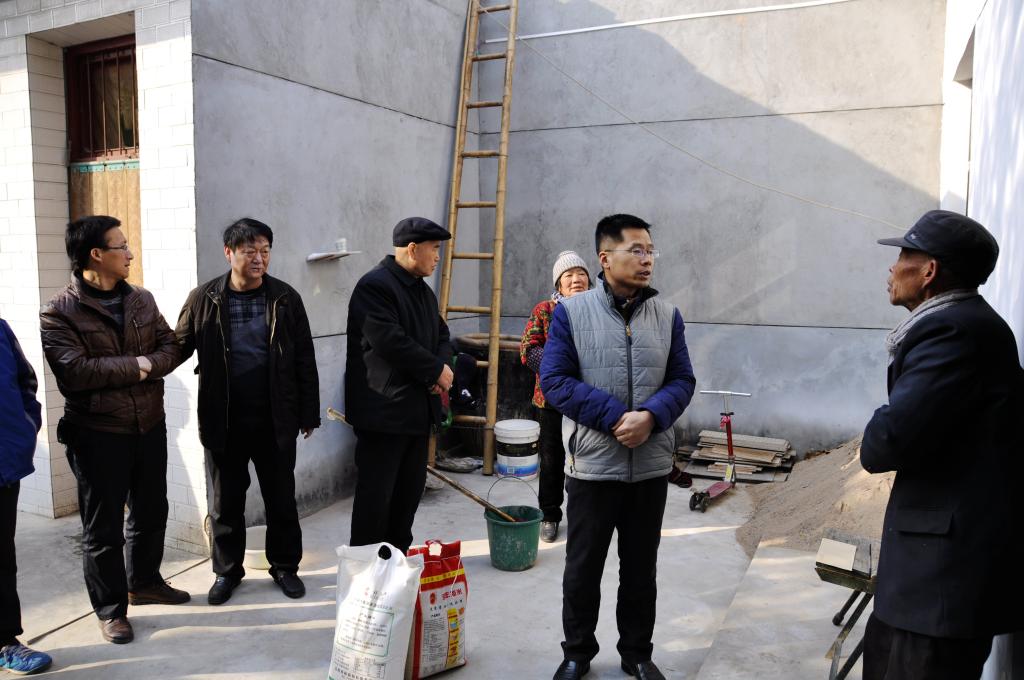 ljj雷竞技政府副区长夏建刚慰问残疾人